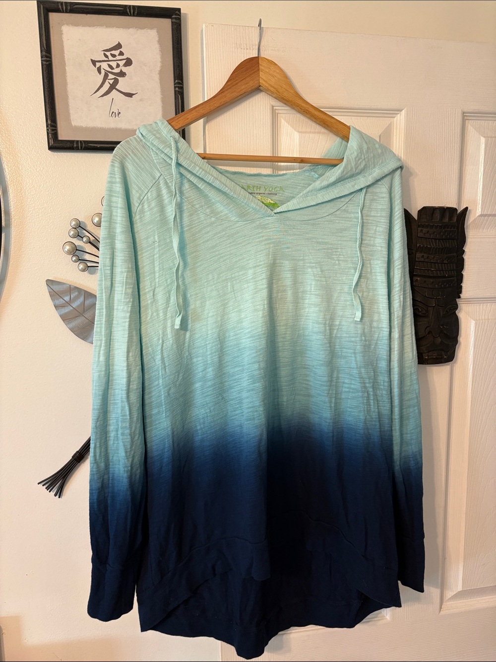 EARTHBOUND Ombre Hooded Pullover in Aqua to Navy